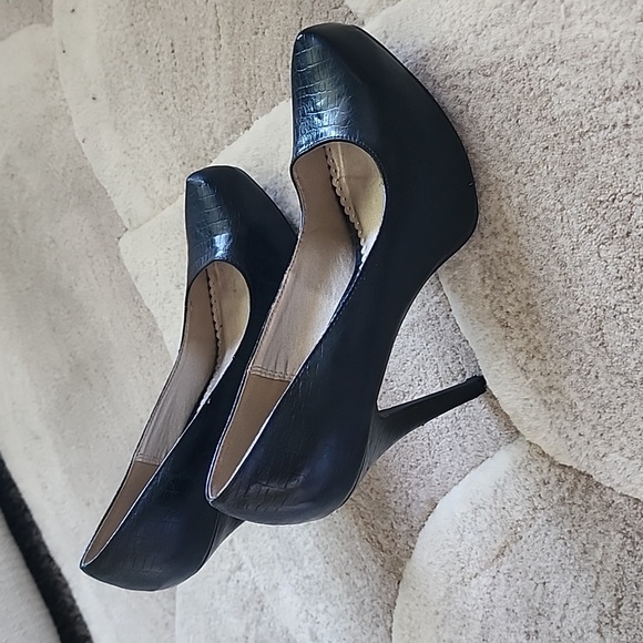 Black Snake Skin Print - Hidden Platform Heels - Size 10 - Picture 4 of 11